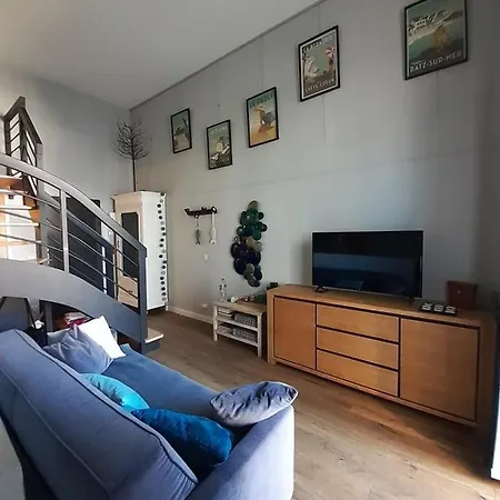 En Duplex Esprit Loft Avec Balcon Vue Mer, Et Piscine Exterieure * 르크로아시