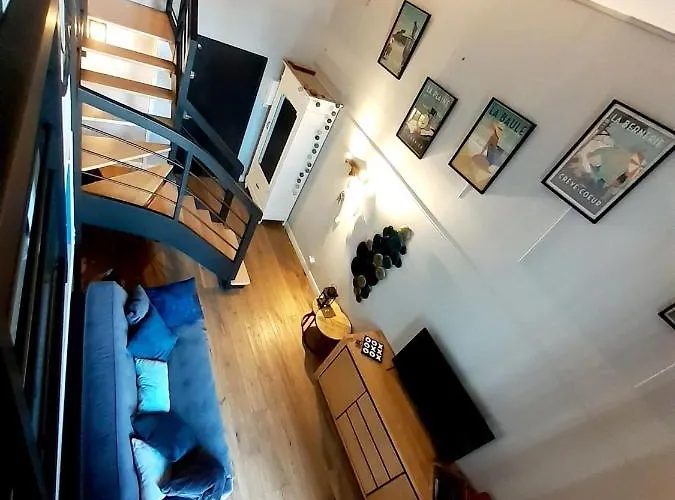 En Duplex Esprit Loft Avec Balcon Vue Mer, Et Piscine Exterieure Le Croisic